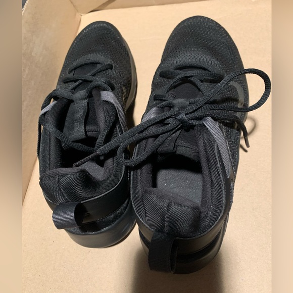 Nike Women’s training shoe Black sz 8 New w/out tags - Picture 3 of 9